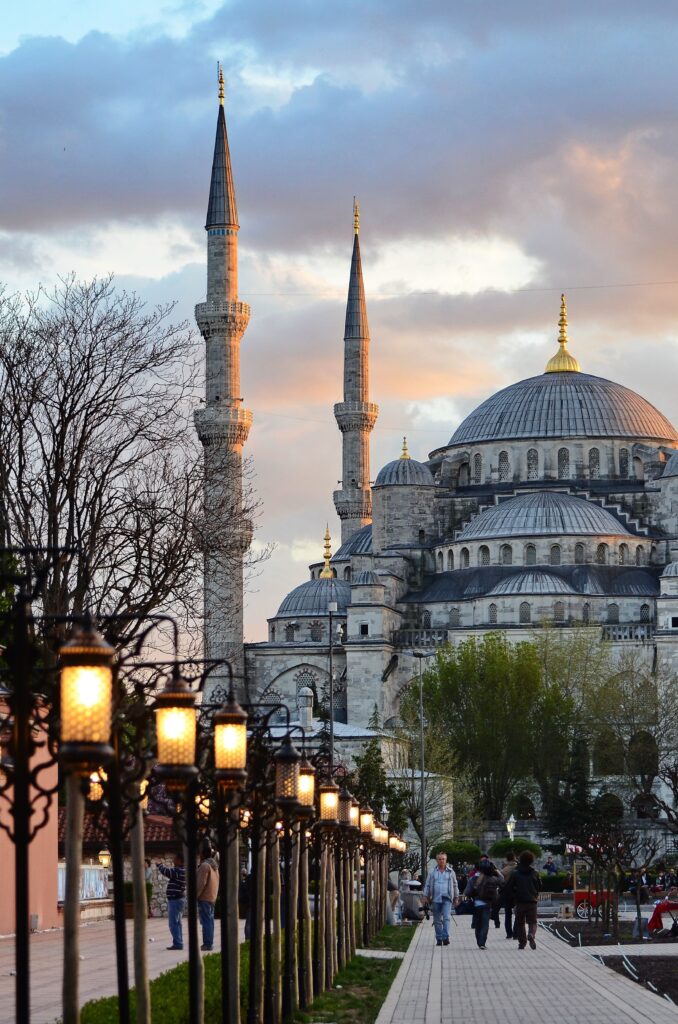 Isha Prayer Time in Toronto: A Complete Guide for Muslims